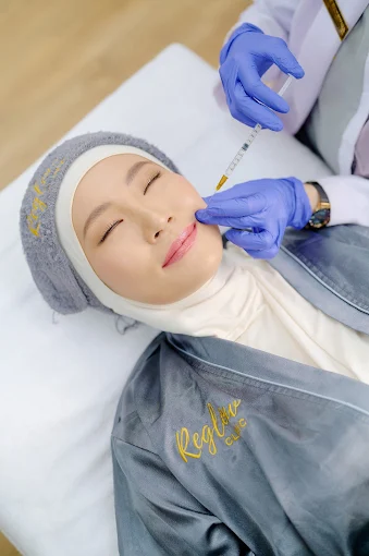 Rutin Treatment di Reglow Clinic Meski Jauh, Ini Alasannya!