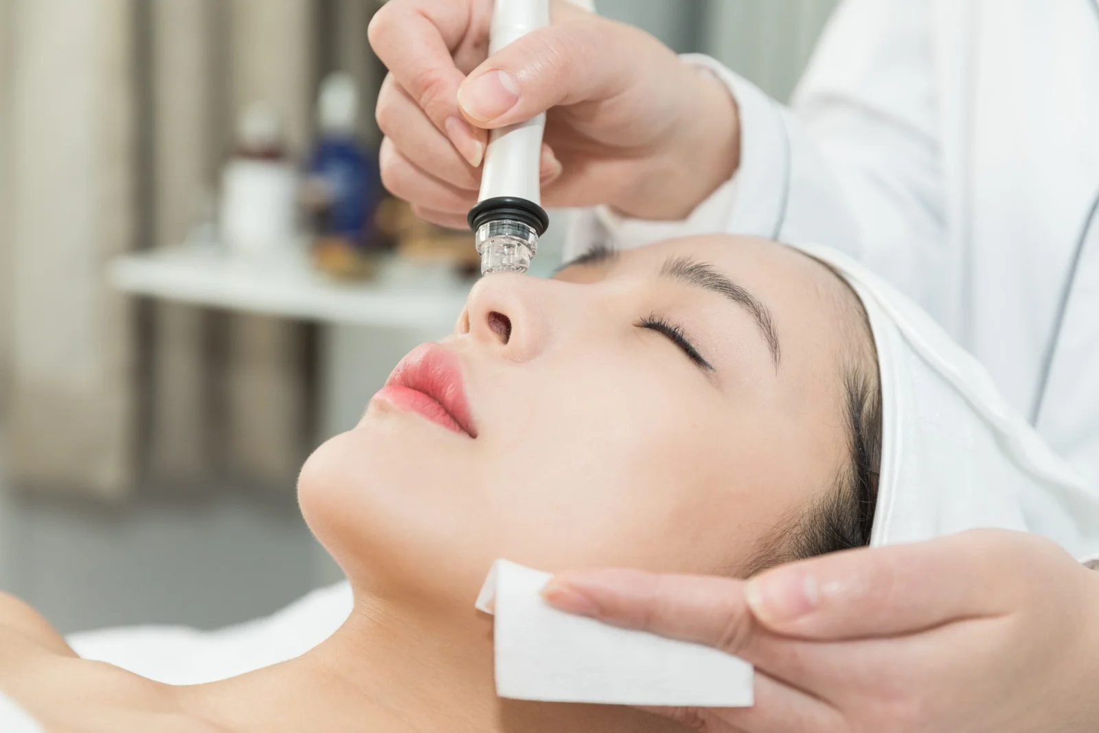 Aqua Peel Treatment: Perpaduan Pembersihan dan Nutrisi untuk Kulit